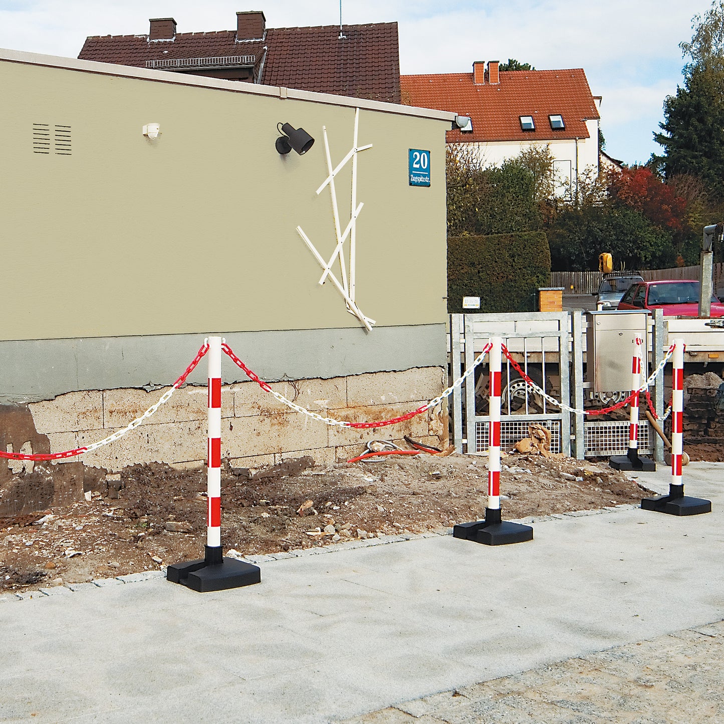 GUARDA-Flex Ketten-Warnständer zum Umklappen - Set: 4 Kettenständer und 10 m Kette (M-Poly-Sicht)