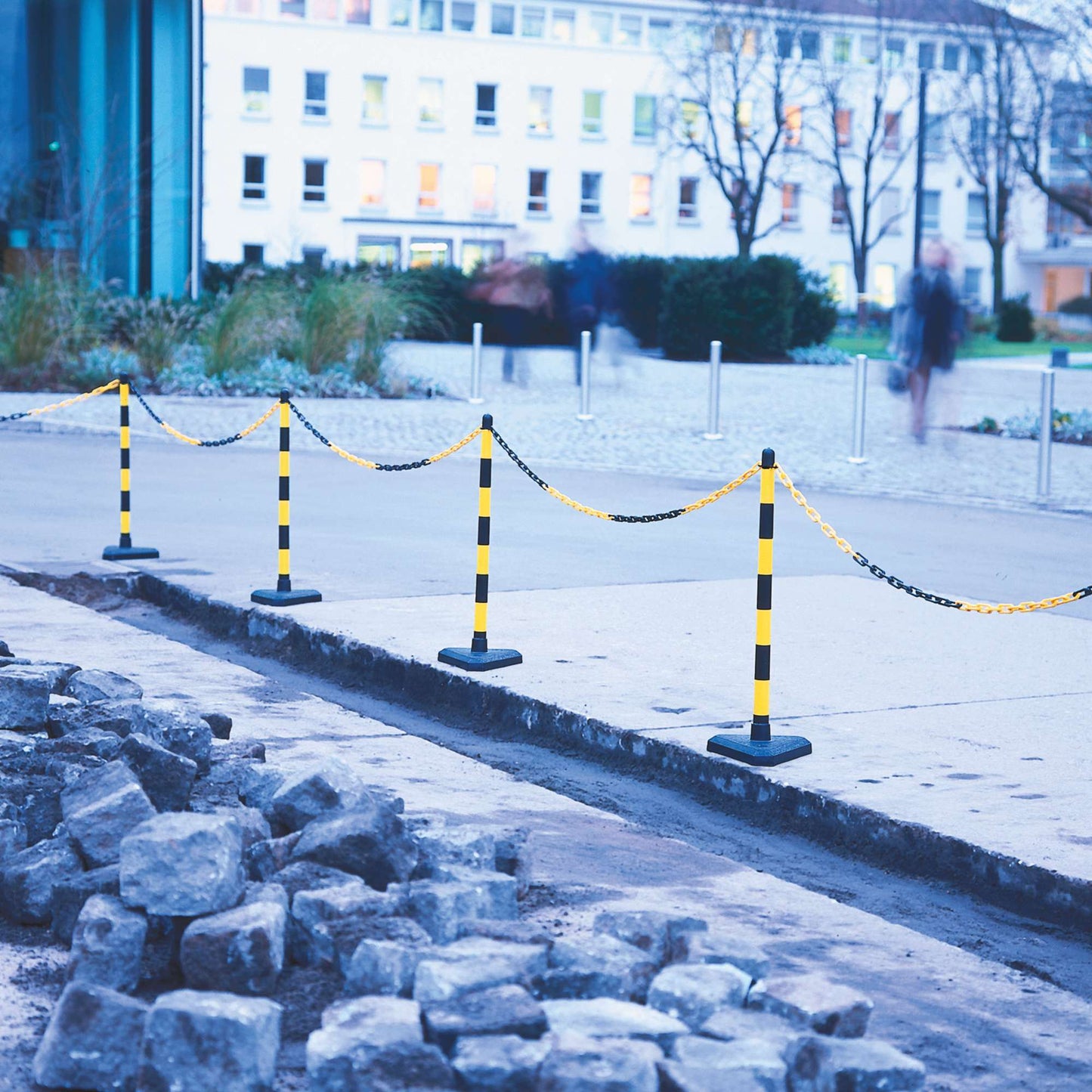 GUARDA Leichter Ketten-Warnständer - Set: 6 Kettenständer, 10 m Kette (M-Poly-Sicht), 10 Verbindungsglieder, 10 Einhängehaken