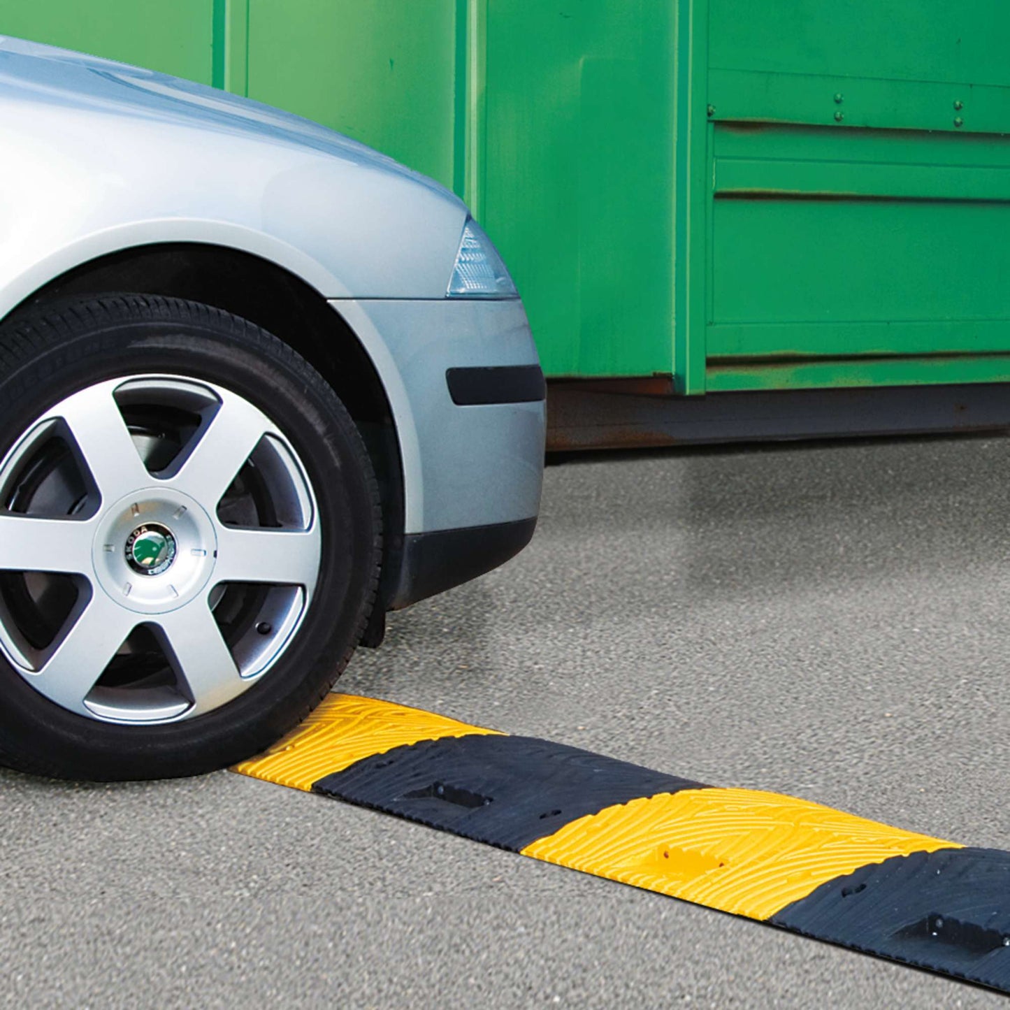 TOPSTOP Fahrbahnschwelle aus Recycling