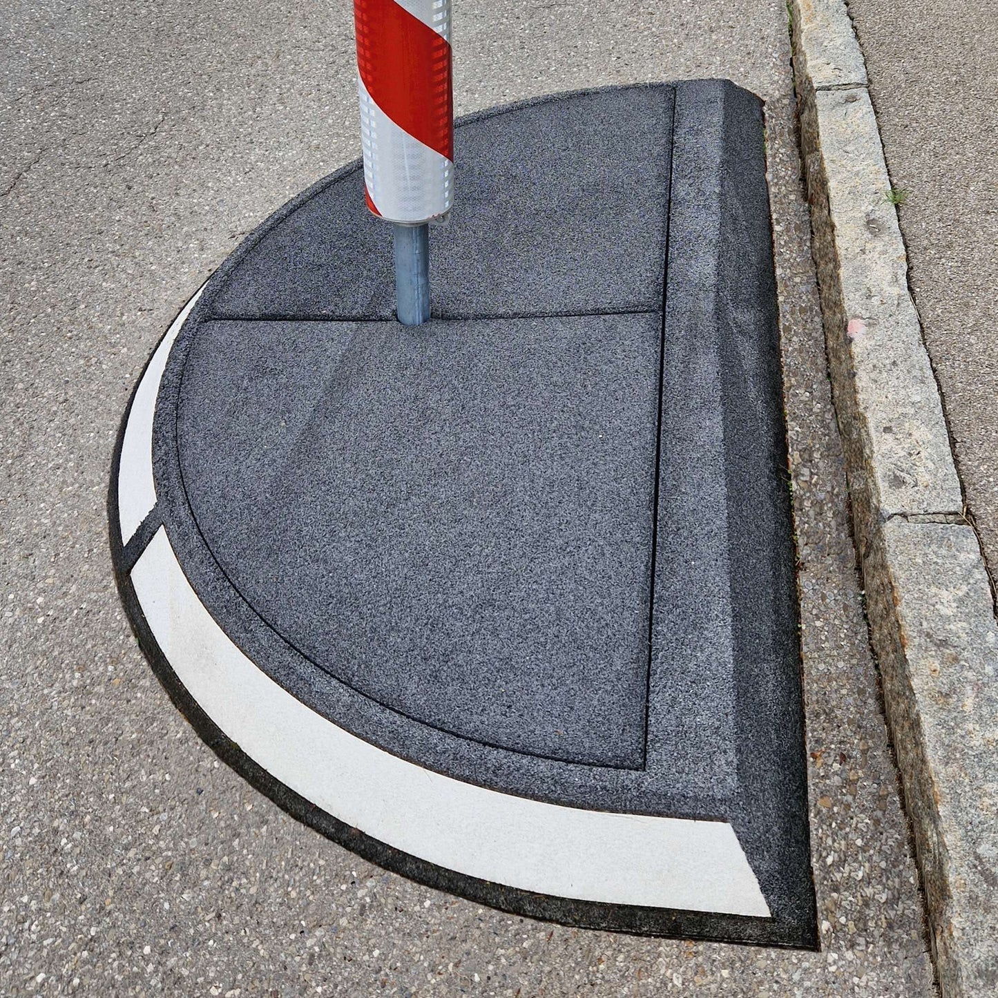 GAMMA Verkehrsinsel
